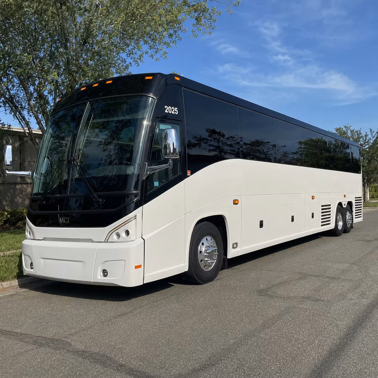 dod compliant charter bus rentals for nashville military installations and contractors