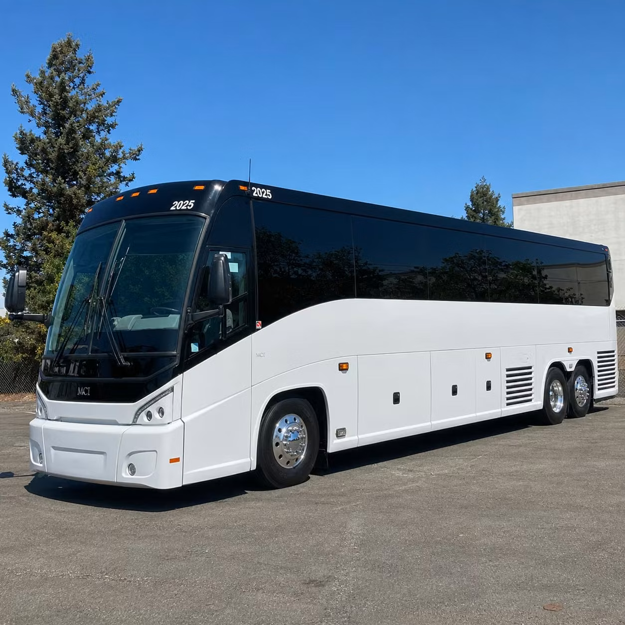 for quick and easy long distance transportation quotes out of nashville busrentalnashville com has you covered