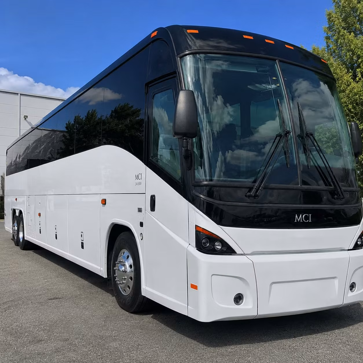 get your nashville wedding party to and from bna without the chaos