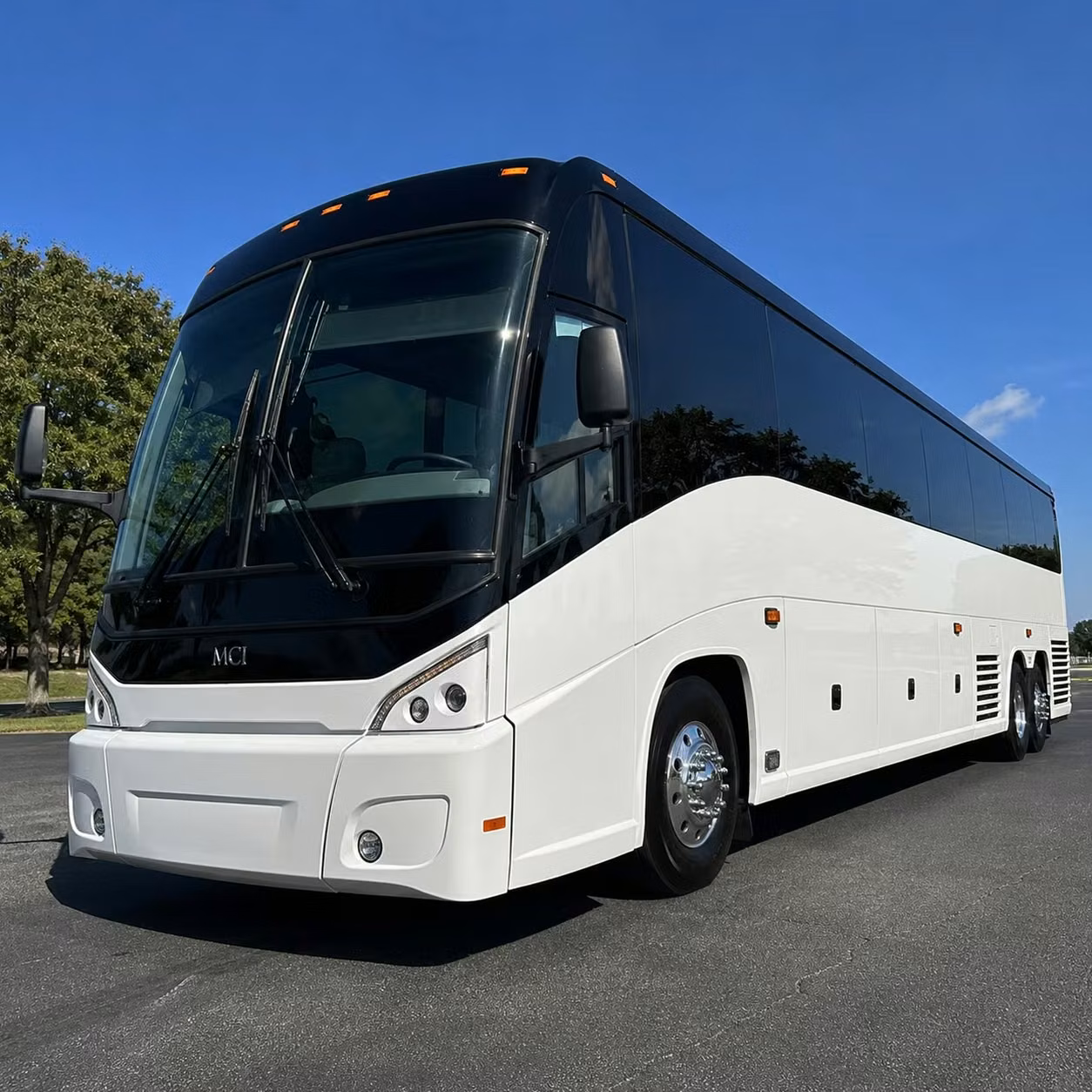nashville 56 passenger charter bus rental